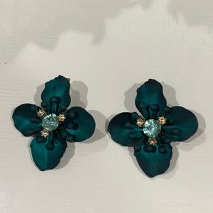 Flower earrings with rhinestones